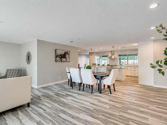 4th image of 1034 E Village Circle Dr N