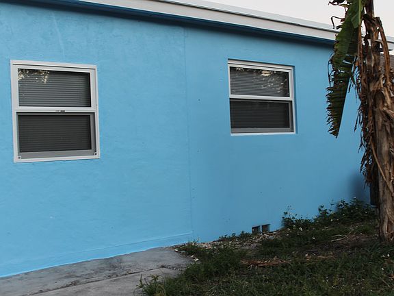 2nd image of 611 S D St