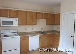 3rd image of 836 3rd Ave W
