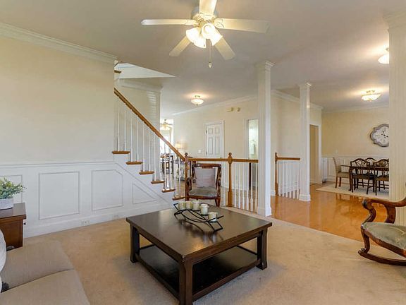 3rd image of 2613 Dorset St