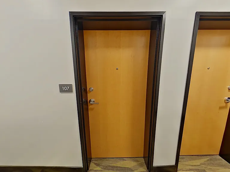 Ferry Street Flats - Modern Studios and Lofted units right by campus! — Photo 44