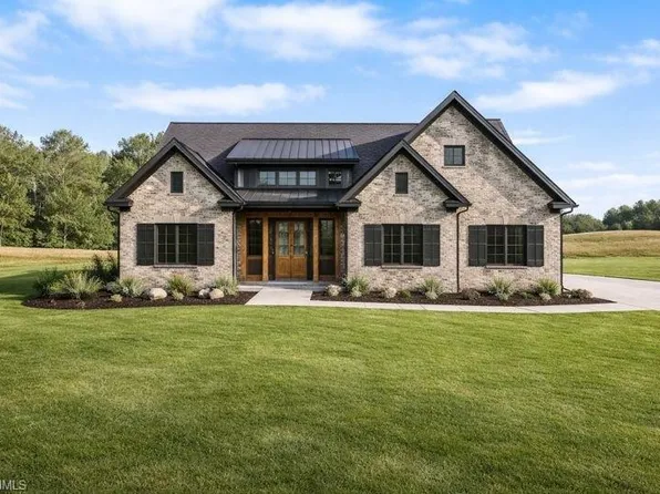 157 Emory Ct, Lexington, NC 27295