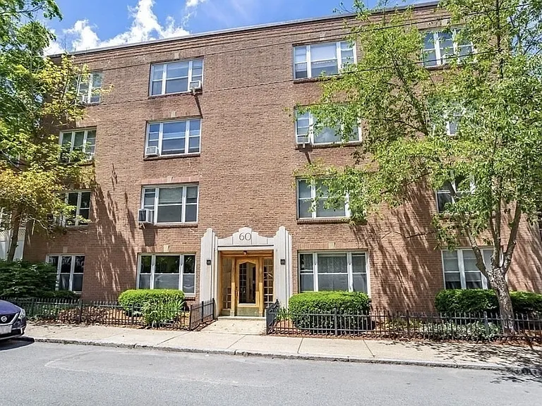 60 Sutherland Rd #1 — Photo 16