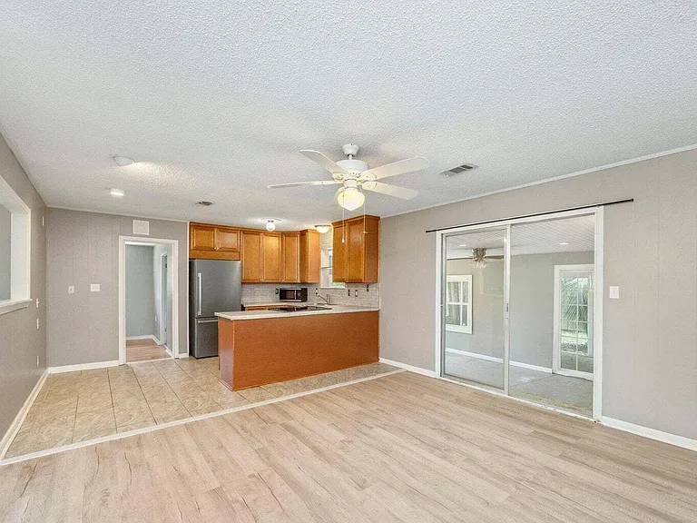 110 Green Dr — Photo 27