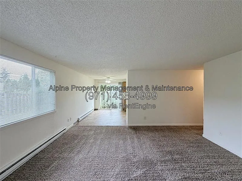 2 bed, 1.0 bath, 833 sqft, $1,595 — Photo 2