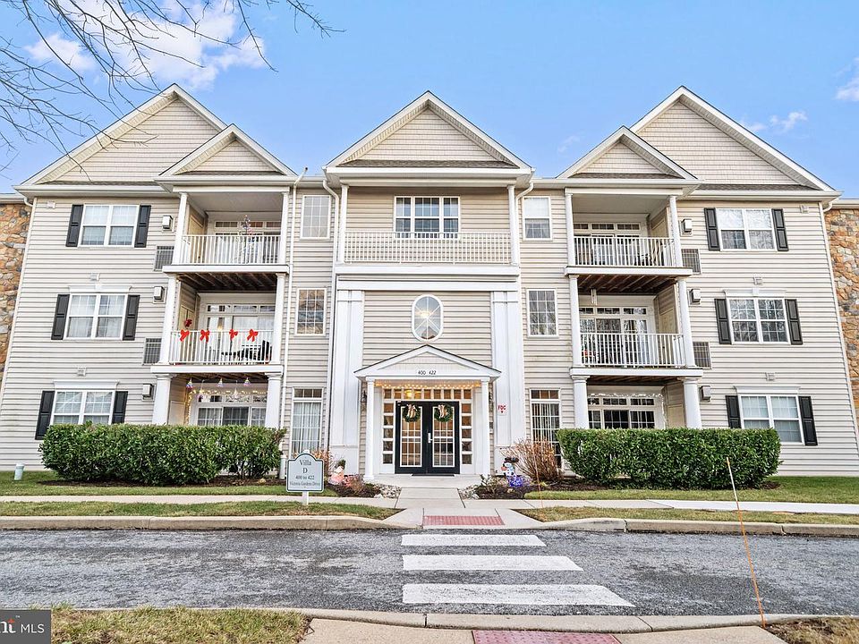 1st image of 418 Victoria Gardens Dr #J