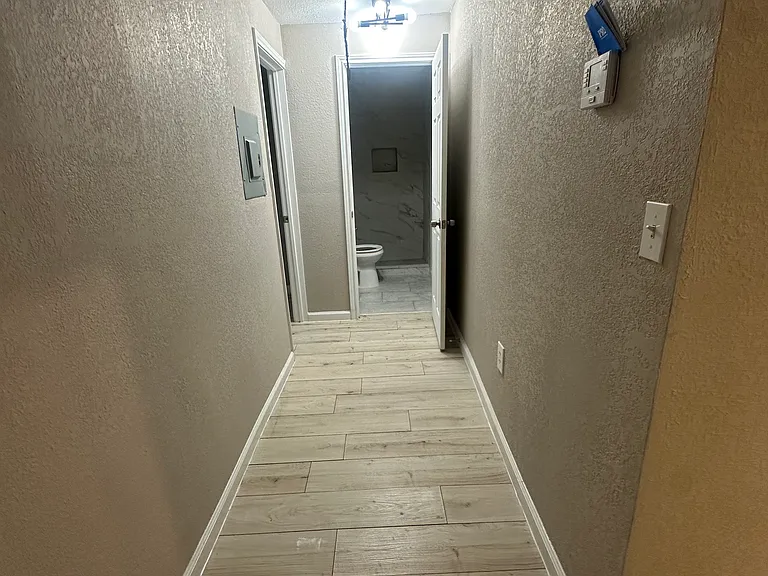 902 S San Eduardo Ave — Photo 8