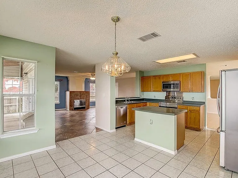 17627 Dansworth Dr — Photo 27