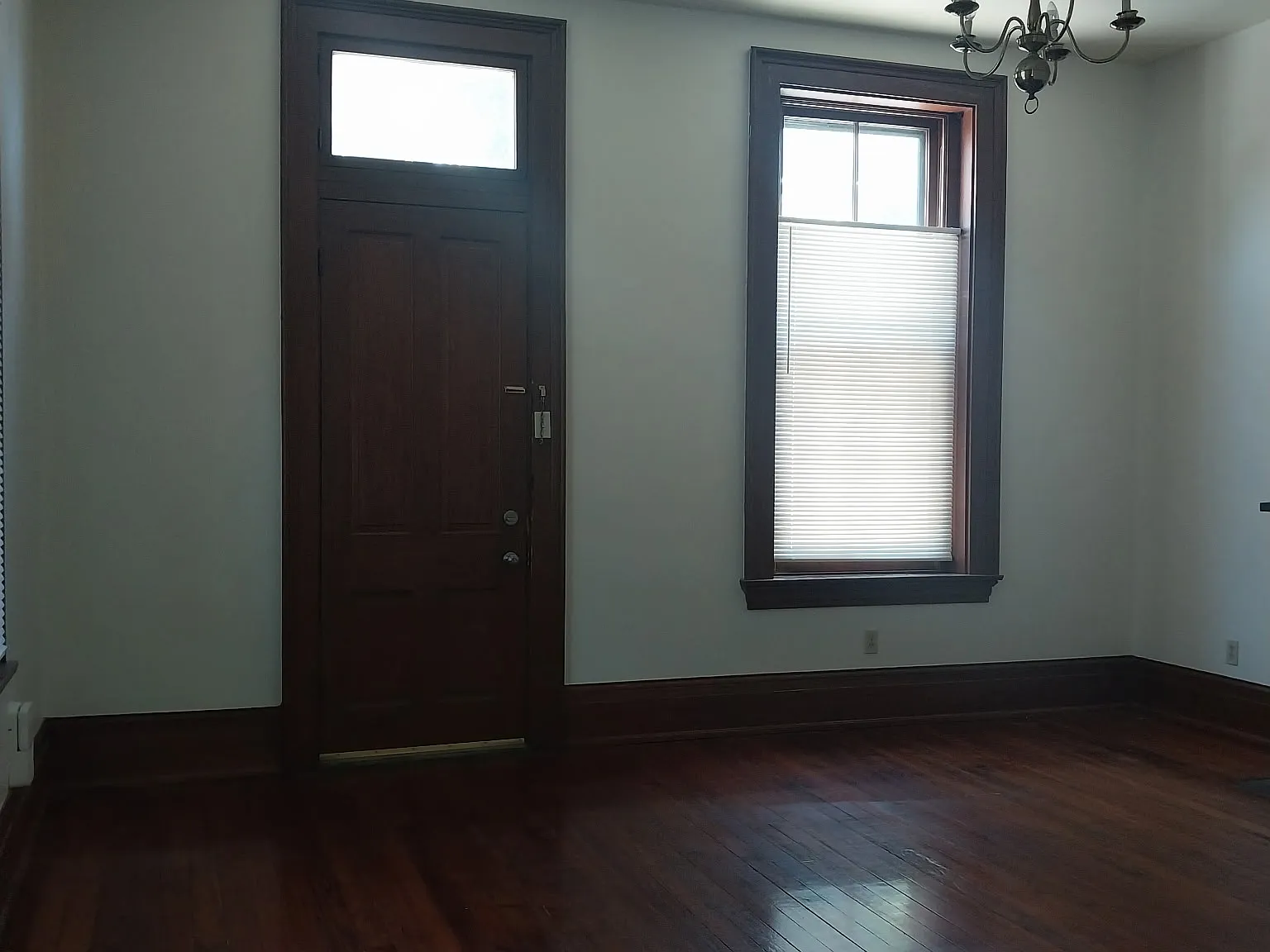 1 bed, 750 sqft, $1,050 — Photo 3