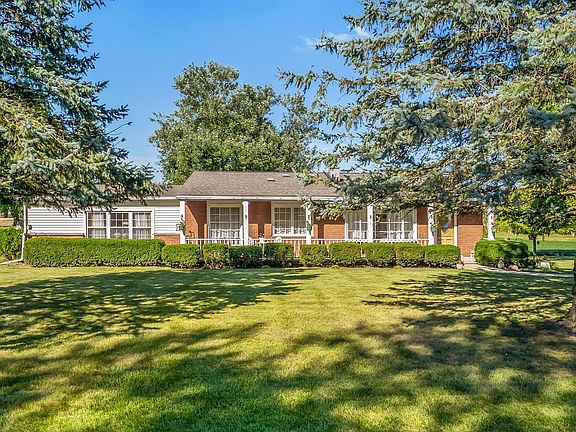 4th image of 1011 Forest Hill Dr