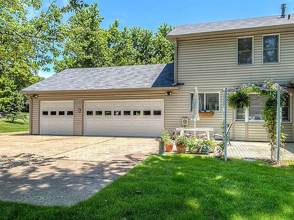 3 car bays, extra 8' deep!