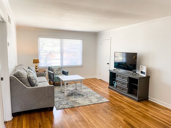 4th image of 23 Berkley Pl #728905