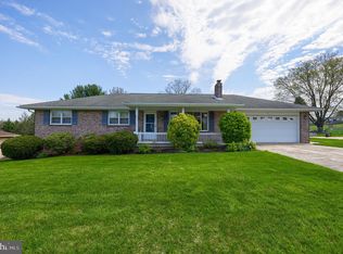13 Friar Rd, York, PA 17408