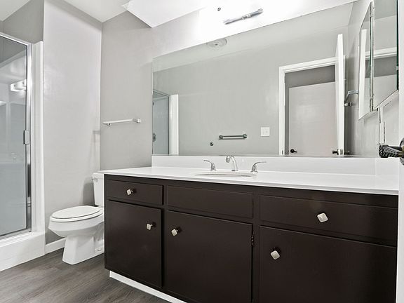3rd image of 1111 17th St APT D
