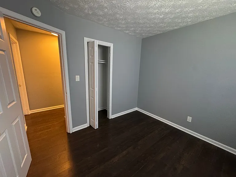 1019 S Randolph St — Photo 20