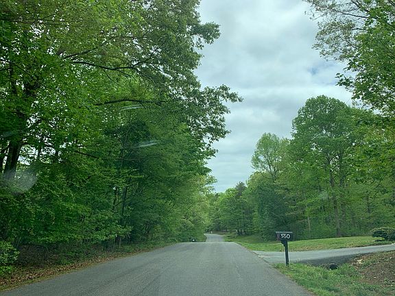 5th image of 550 Butterwood Cir