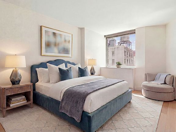 4th image of 212 W 72nd St #7L
