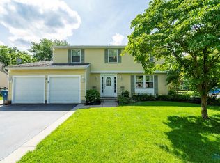 3845 Farmbrook Dr, Sylvania, OH 43560