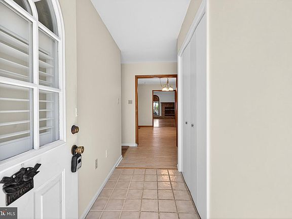 4th image of 105 Brantwood Dr