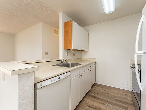 4th image of 94-105 Luluka Pl APT J106
