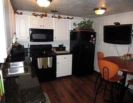 2nd image of 951 E 19th Ave APT 4