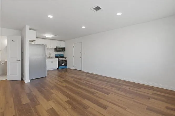 3848 25th Ave #6 — Photo 5
