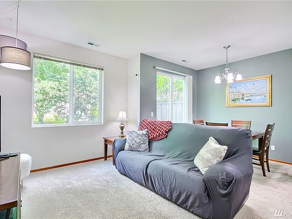 4th image of 1317 51st Pl NE #1902