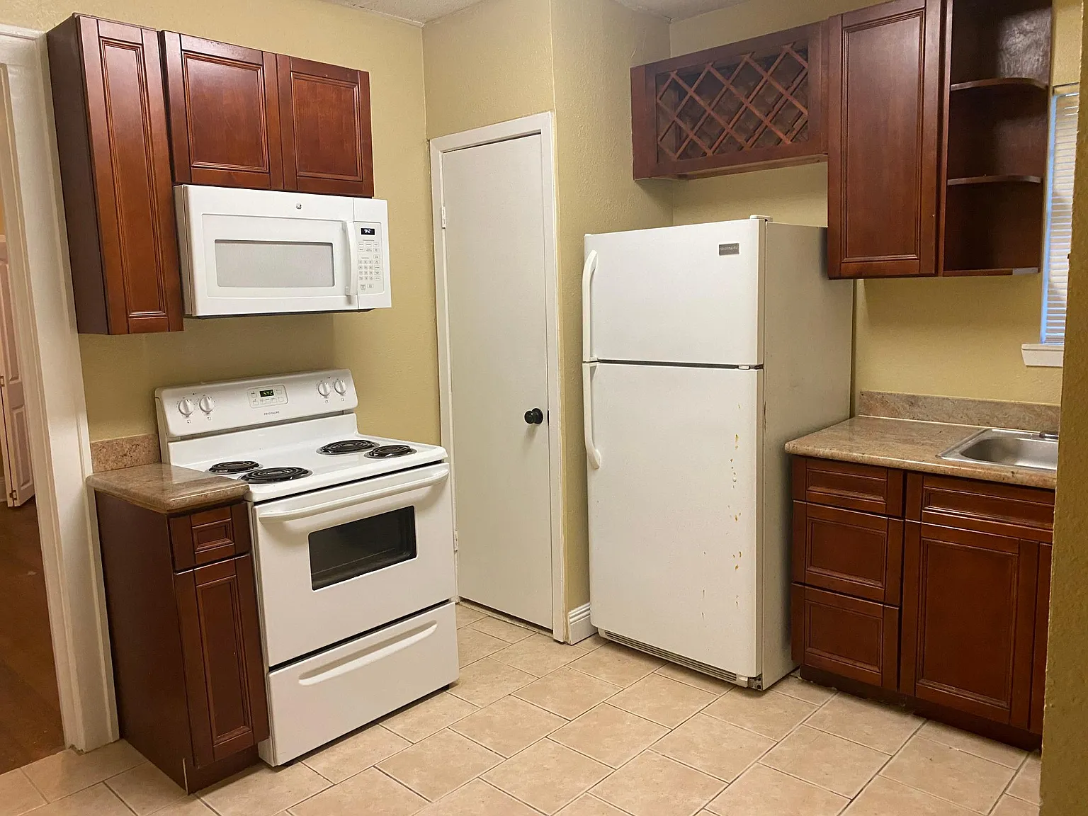 4219 Clara St — Photo 4