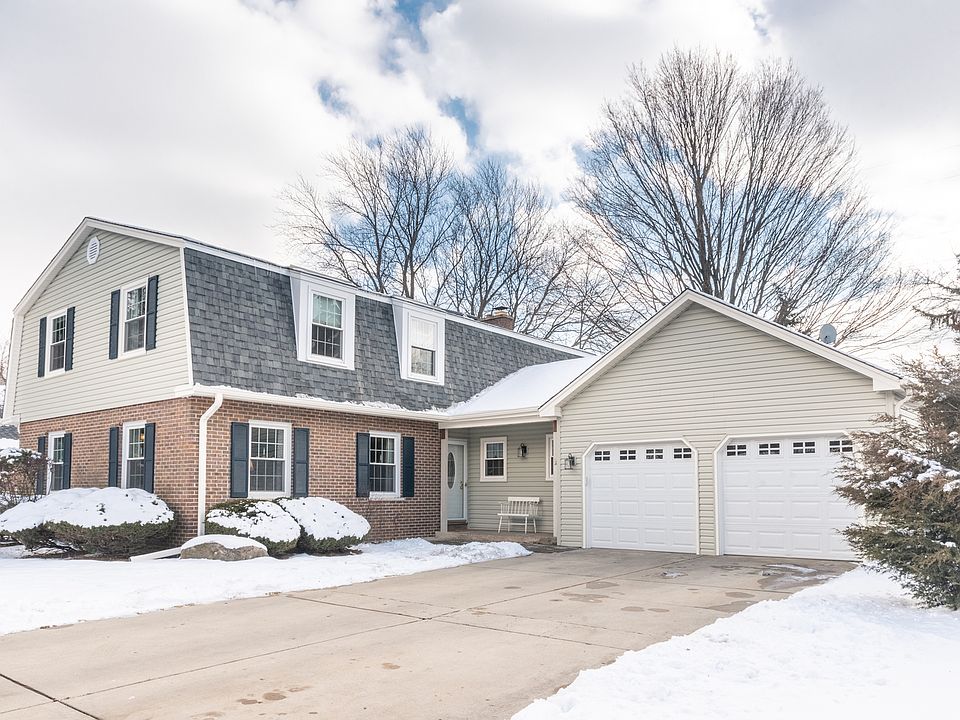 1st image of 749 E Carpenter Dr
