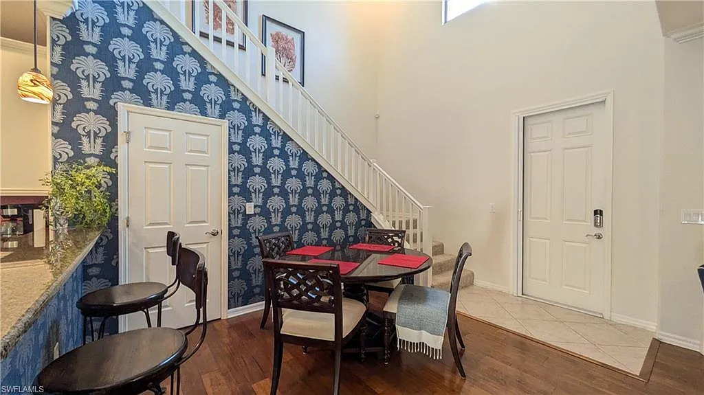 2 bed, 2.5 bath, 1441 sqft, $6,000 — Photo 3