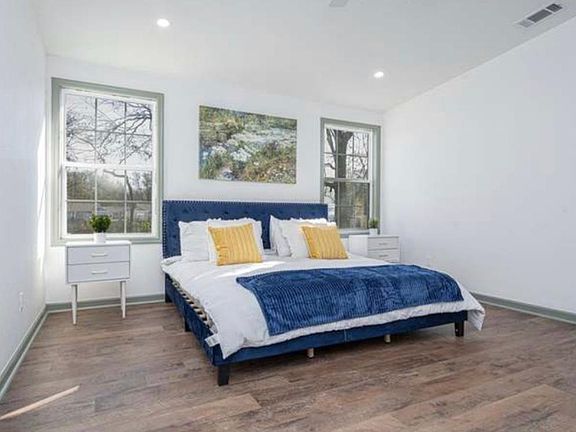 5th image of 519 N 8th St