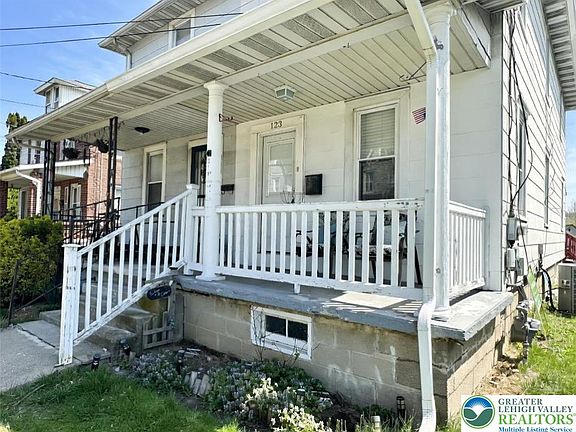 3rd image of 123 Spring St