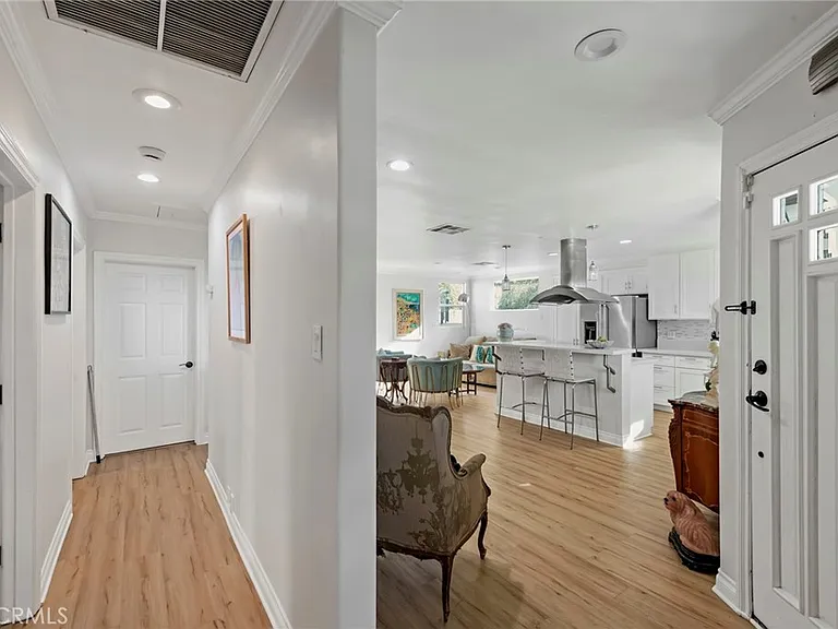 5231 Glasgow Way — Photo 11