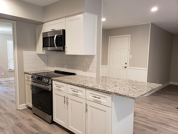 2nd image of 133 Fernwood Pl