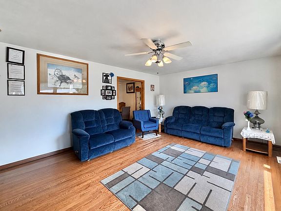 4th image of 2226 S Park Ave