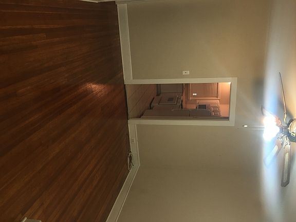3rd image of 227 W Mt Plsnt Ave APT 1A