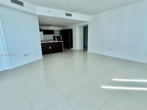 5th image of 1900 N Bayshore Dr APT 3112