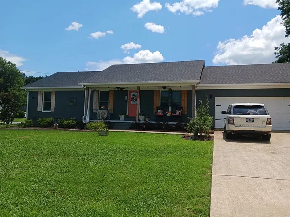 68 Wheeling Dr, Jackson, TN 38305