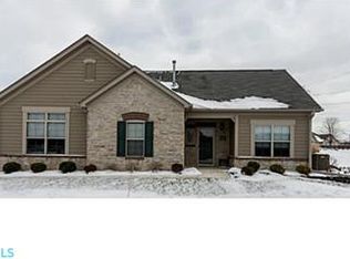 7047 Falls View Cir, Delaware, OH 43015