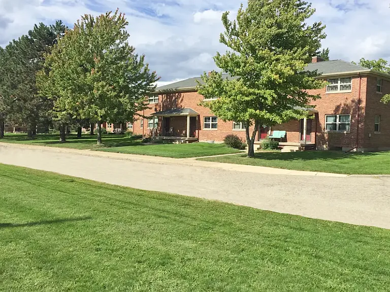Amber Square Apartments — Photo 8