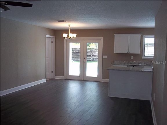 2nd image of 102 Hillcrest Dr