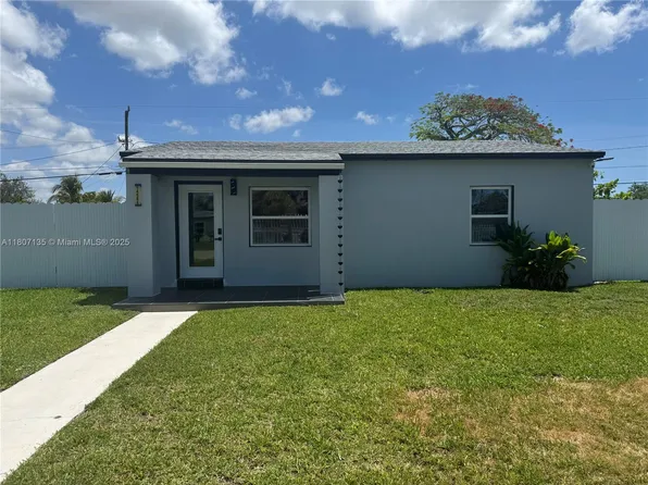 14581 Jackson St, Miami, FL 33176