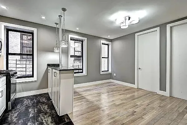 Rented by Executive Towers  | media 12