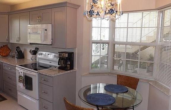 4th image of 161 Grove Isle Cir #161