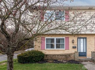 2915 Balsam Dr, Springfield, OH 45503