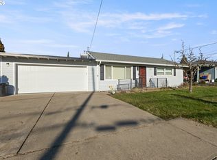 2730 W Sanders Ave, Roseburg, OR