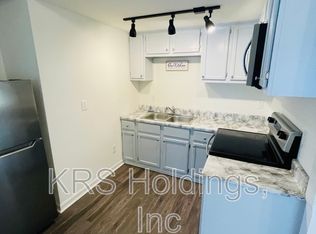 92 W County St, Hampton, VA 23663