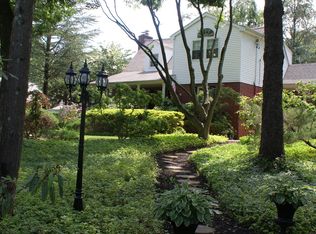 60 Landview Dr, Dix Hills, NY 11746