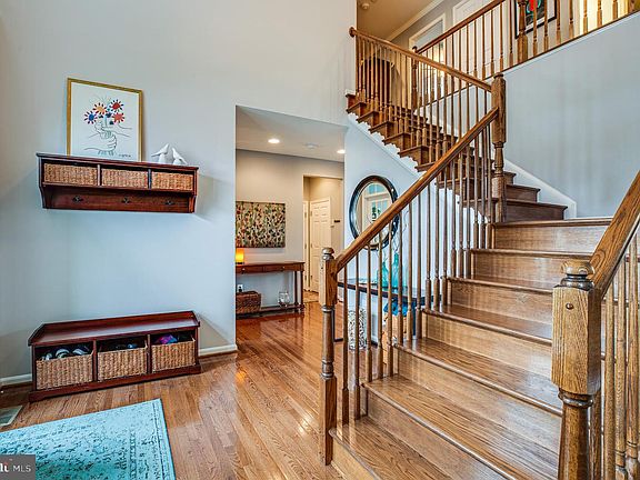 4th image of 1014 W Kensington Cir