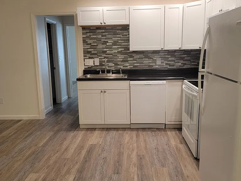 University Park Apartments near Cornell University — Photo 247
